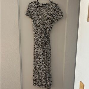 Chic Black and White Floral Midi Dress